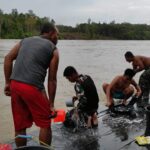 Cuci dan Mandi di Sungai, Rutinitas Dilakukan Prajurit Satgas TMMD ke 117
