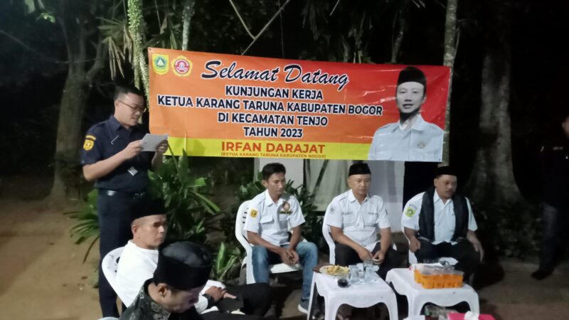 Suherman Oki Ketua Karang Taruna Kecamatan Tenjo, Menyambut Dengan Baik Kang Irpan Darajat Ketua Kartar Kabupaten Bogor Dan Juga Rekan Karang Taruna Lainnya.