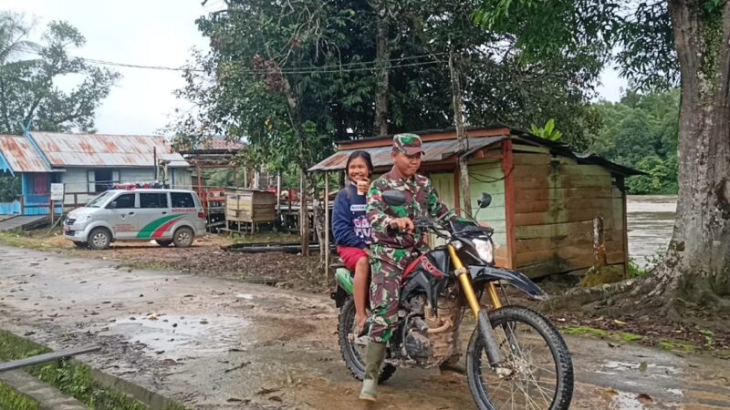 Peduli Dunia Pendidikan,Satgas TMMD ke 117 Kodim 1015/Sampit Antar Jemput Sekolah