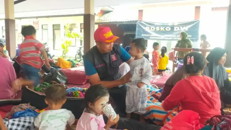 Gubernur Jatim Kirim Tim Kesehatan dan Bantuan Logistik ke Lokasi Bencana Lumajang