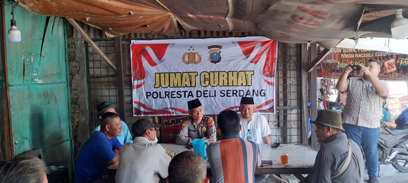 Polresta Deli Serdang Laksanakan Kegiatan Jumat Curhat dengarkan Keluh Kesah Masyarakat.