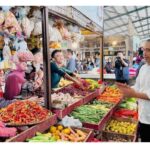 Kunjungi Pasar Parungkuda Sukabumi, Presiden Jokowi Tinjau Harga Kebutuhan Pokok
