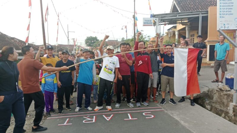 Dengan Semangat Kemerdekaan Kompak, Muda Mudi Jalan Gotong Royong Kelurahan Tanjung Aman Kecamatan Kotabumi Selatan Mengadakan Acara Jalan Sehat.