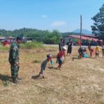 Satgas Pamtas Yon Armed 16 TK Meramaikan Perlombaan Permainan Rakyat Dalam Rangka HUT RI ke 78