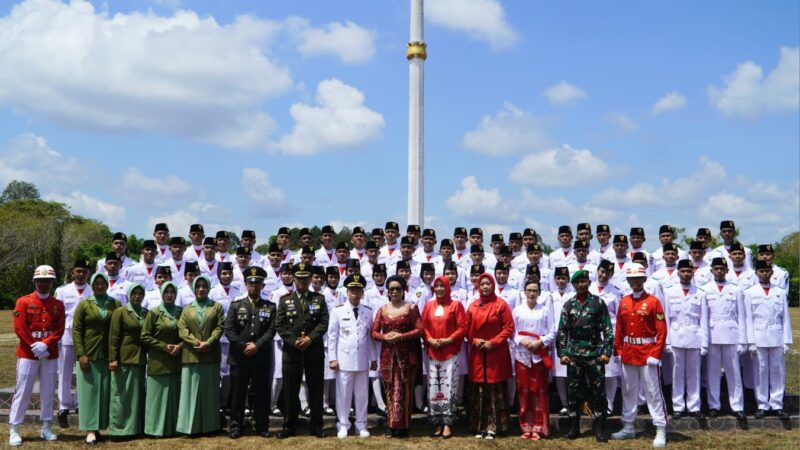 Dandim 1019/Ktg Ikuti Upacara Bendera Memperingati Hari Kemerdekaan RI Ke-78 Di Halaman Kantor Bupati Katingan