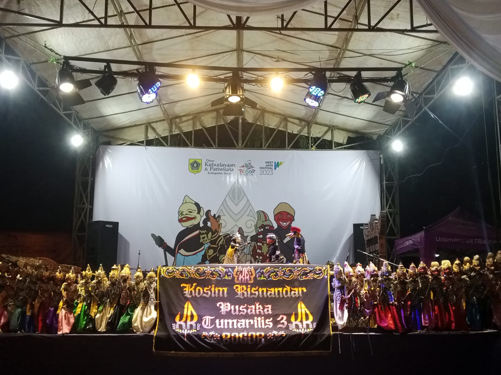 Dalam Puncak HUT ke-78 RI Digelar Acara Hiburan Wayang Golek di Kecamatan Parungpanjang Bogor.