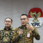 KPK Saat Geledah Rumah Dinas Syahrul Yasin Limpo Menteri Pertanian Menemukan Belasan Pucuk Senjata Api.