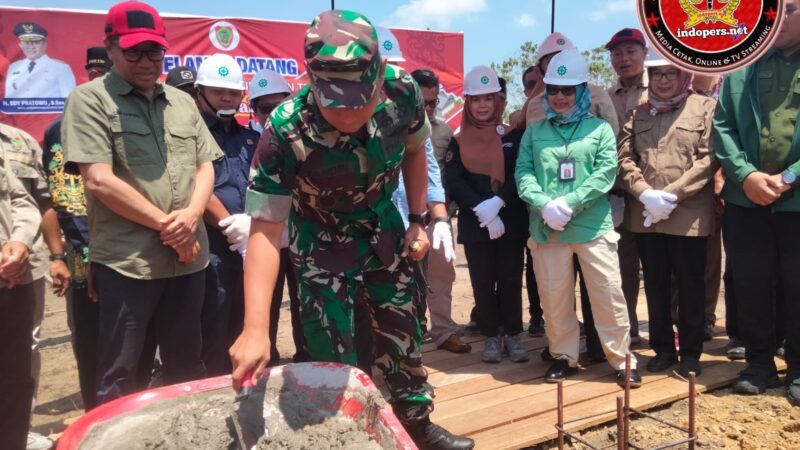 Peletakan Batu Pertama Pembagunan Pabrik Pakan Ternak di Desa Bukit Harapan Kecamatan Parenggean Kotim.