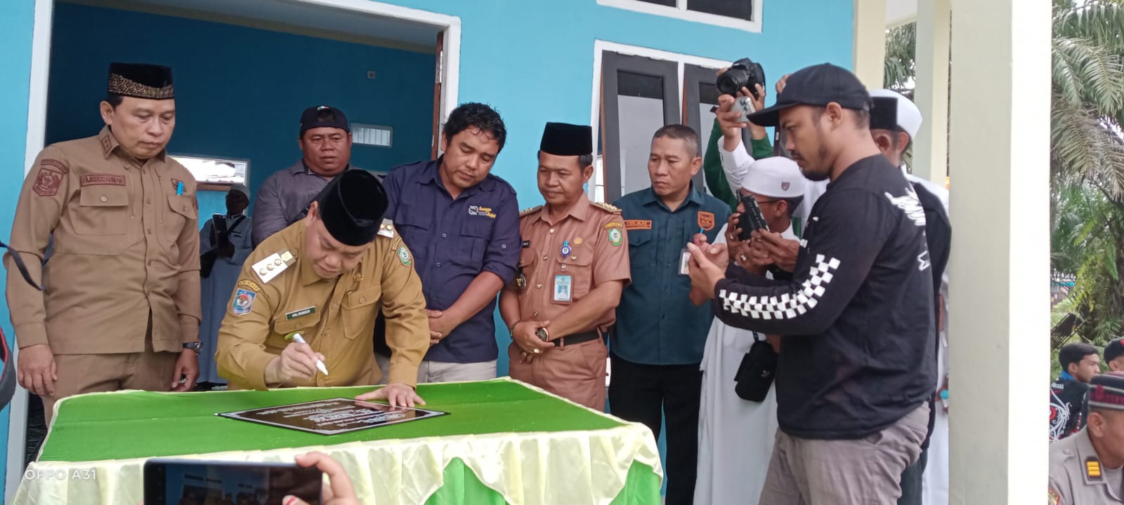 Danramil 1015-04/Baamang Hadiri Peresmian Mushola AL – IKLAS