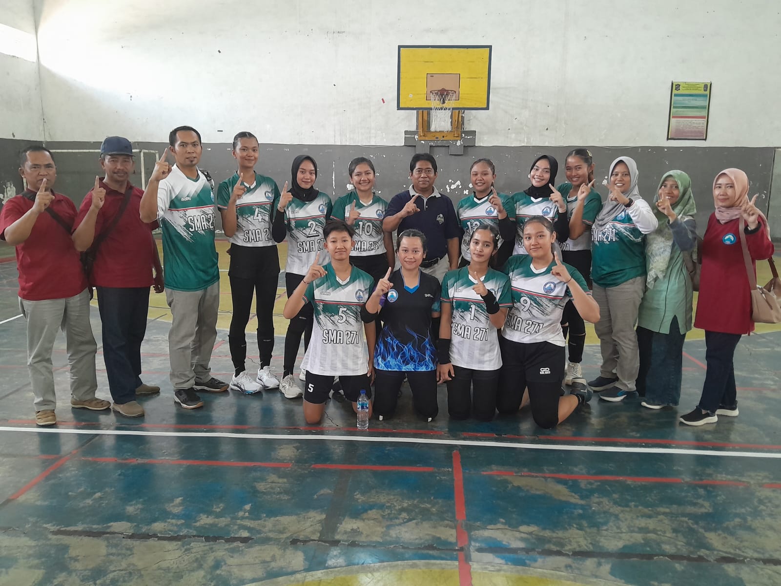 SMAN 1 Pacitan Menjadi Juara 1 Dalam Ajang SMA Awards 2023 Bola Volly Putri Jawa Timur