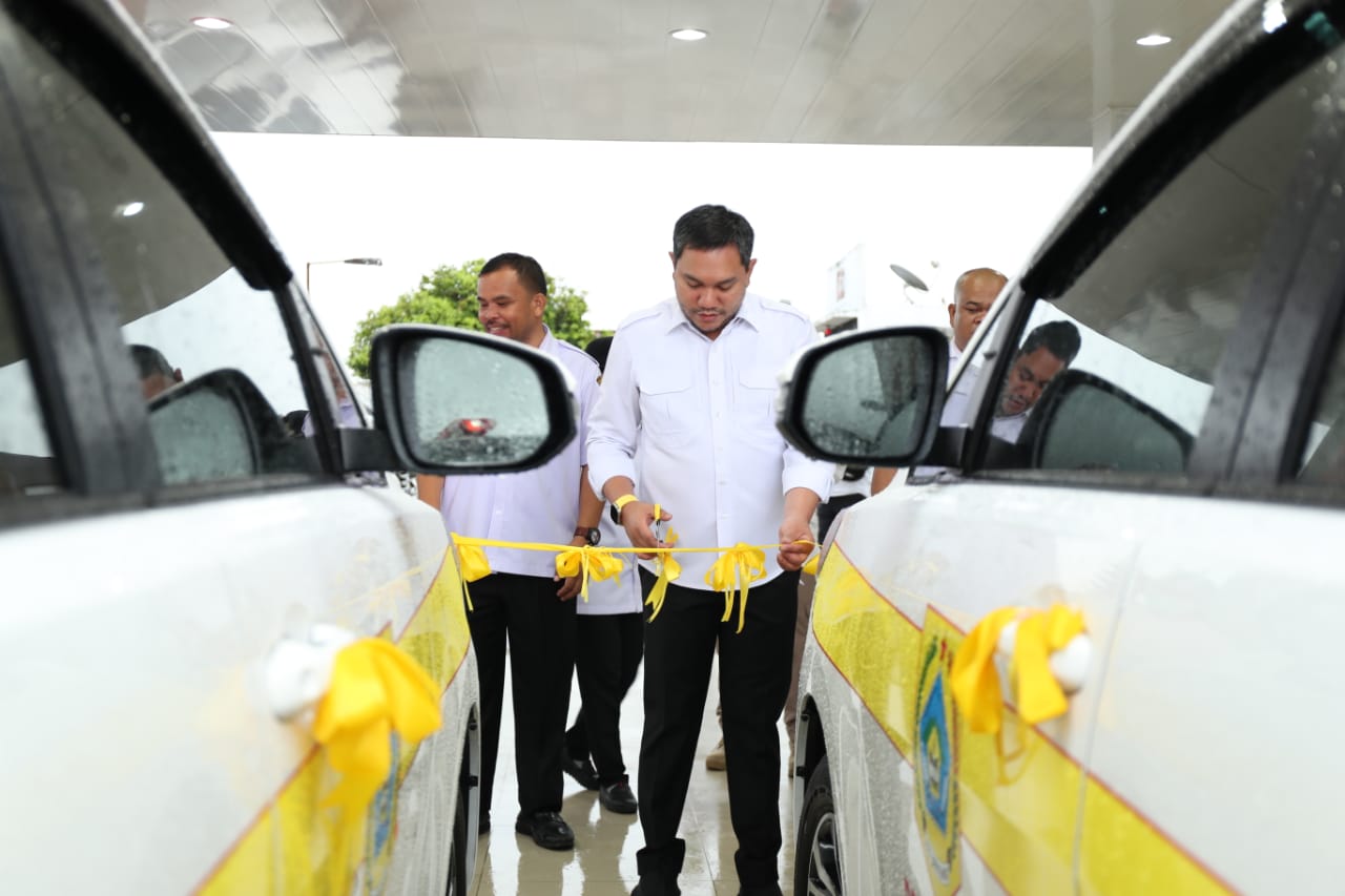 Bupati Pakpak Bharat Launching Dua Unit Mobil Ambulance RSUD Salak