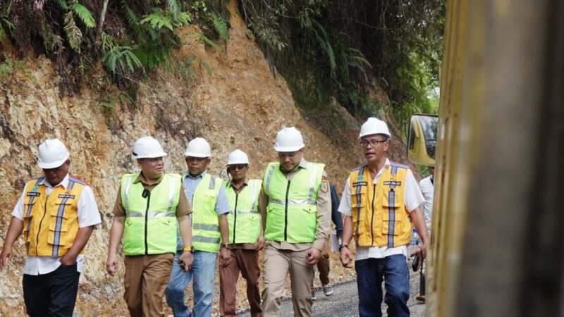 Bupati Pakpak Bharat Kembali Tinjau Pekerjaan Peningkatan Kualitas dan Mutu Jalan Aornakan – Pagindar