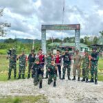 Tingkatkan sinergitas TNI/POLRI, Satgas Pamtas RI-Malaysia Gelar Sweeping Bersama Polri di Perbatasan