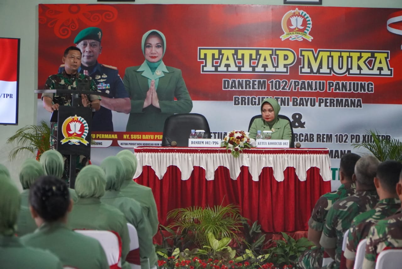 Kodim 1019/Ktg Sambut Danrem 102/Pjg Brigjen TNI Bayu Permana Beserta Ketua Persit KCK Koorcab Rem 102 PD XII /TPR.