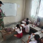 Mencerdaskan Anak-anak Perbatasan, Satgas Pamtas RI-Mly Yonarmed 16/TK Menjadi Tenaga Pendidik di Guntembawang