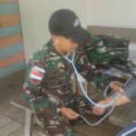 Peduli Kesehatan Perbatasan, Satgas Pamtas Yonarmed 16/TK Berikan Pelayanan Kesehatan Kepada Masyarakat