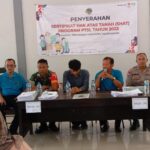 Penyerahan Ratusan Sertifikat PTSL 2023 di Desa Sebalor Tulungagung, Ini Harapan Kepala Desa