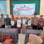 Penyerahan Sertifikat PTSL 2023Disambut Gembira Oleh Masyarakat Desa Tanggulkundung Tulungagung