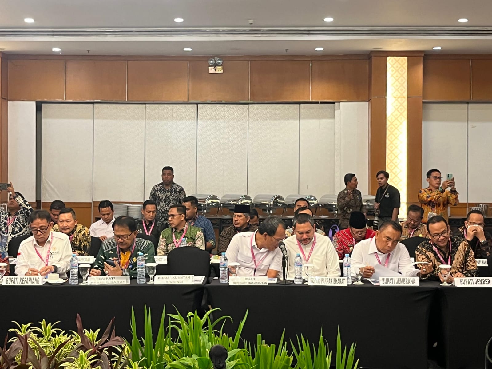Bupati Pakpak Bharat Hadiri Undangan Diskusi APKASI, Tentang Masa Bakti Kepala Daerah Hasil Pilkada Serentak Tahun 2020