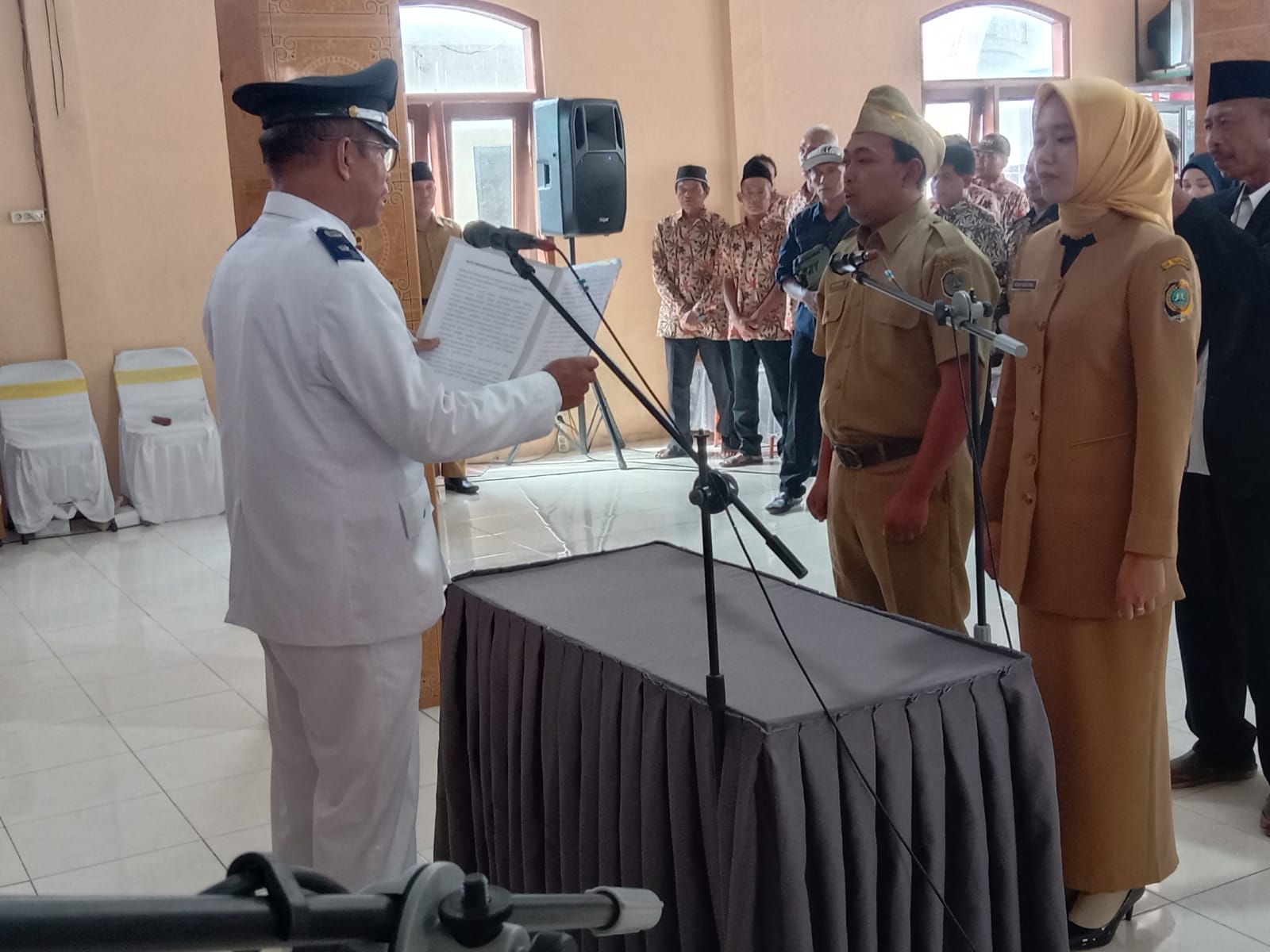 Lantik Perangkat Desa (Kaur Perencanaan dan Kaur Keuangan) Ini Harapan Kepala Desa Tanggulkundung Tulungagung.