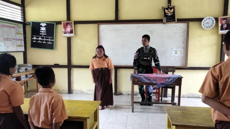 Satgas Pamtas Yonarmed 10/ Bradjamusti Pos Merakai Panjang Jadi Gadik Anak Perbatasan Guna Tingkatkan Kecerdasan Generasi Bangsa