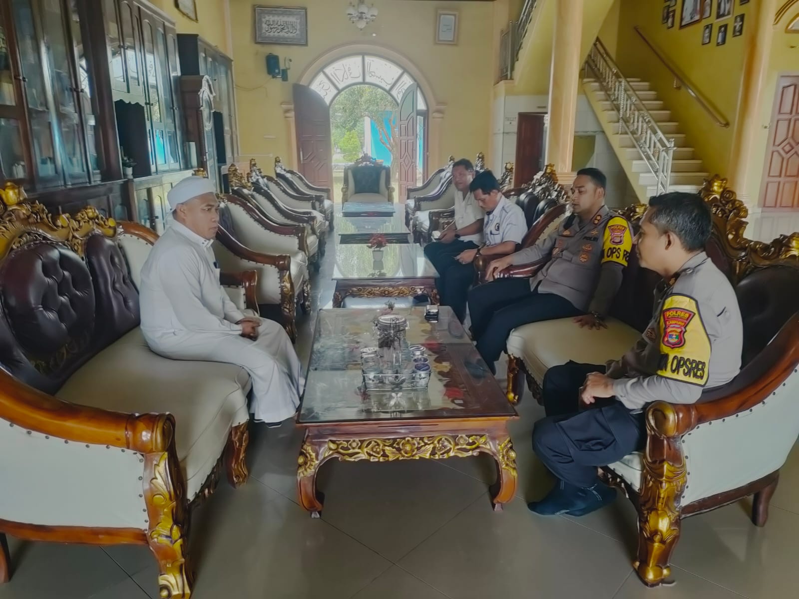 Silatuhrahmi Kamtibmas, Kapolres AKBP Teddy Rachesna Kunjungi Ketua MUI Lampung Utara