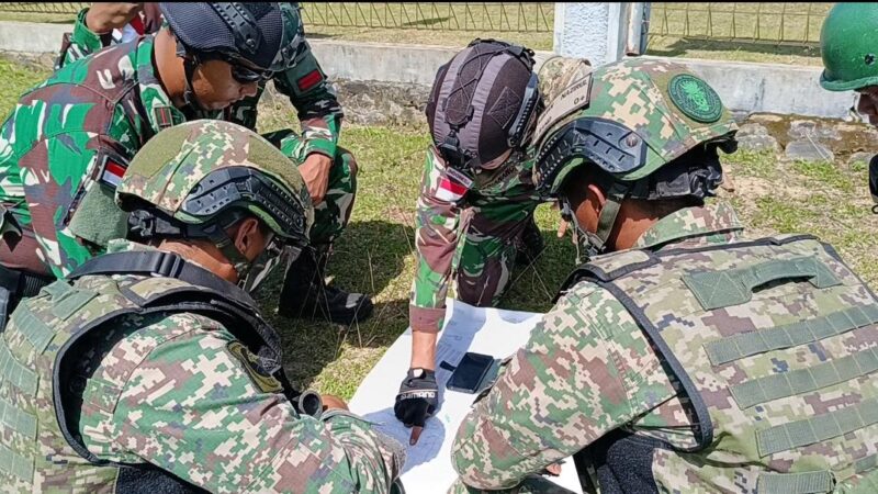 Potret Keakraban TNI dan TDM Malaysia Saat Patroli Patok Bersama