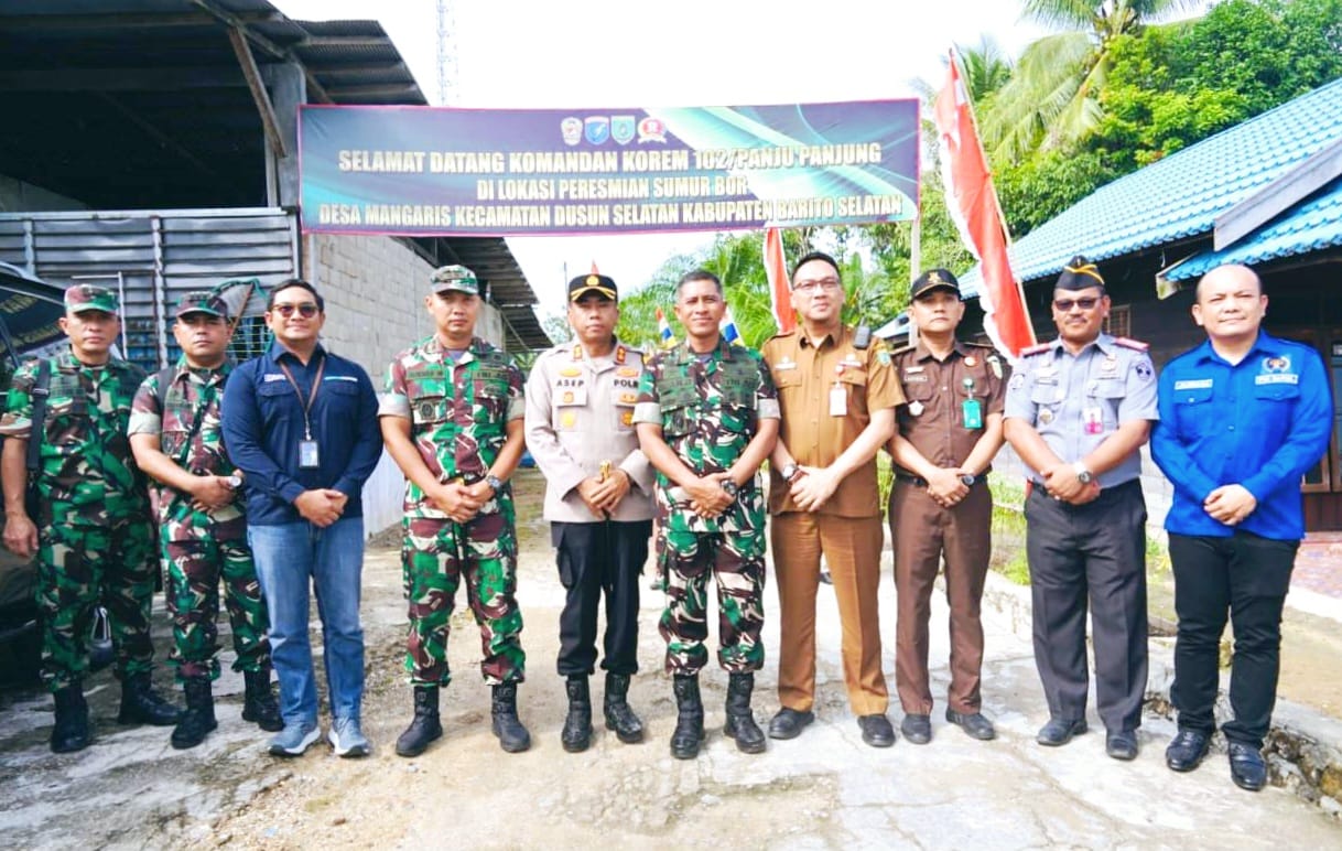 Danrem 102/Pjg Dan Dandim 1012/Buntok Bersama Forkompimda Ikuti Vicon Launching Peresmian Sumur Bor Serta Pemberian Baksos