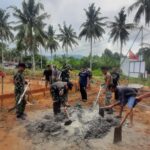 Satgas Pamtas RI-Malaysia Yonarmed 16/TK Bantu Warga Membangun Mesjid di Perbatasan