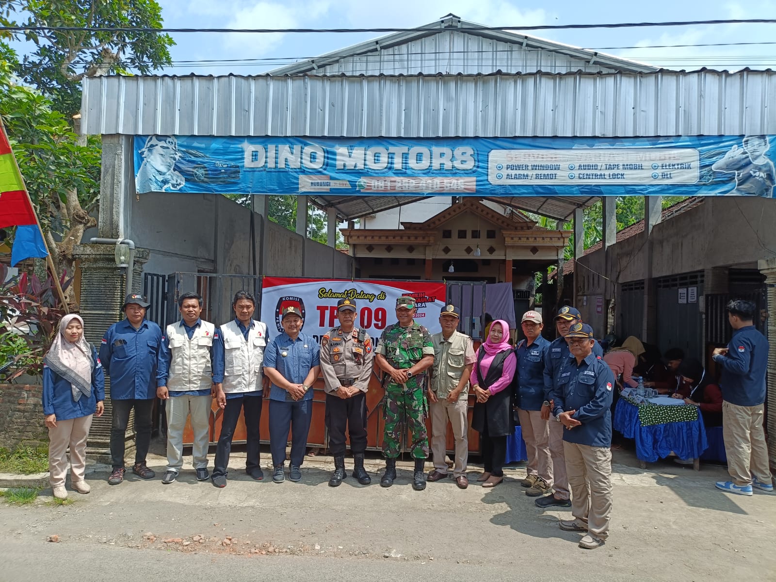 Pastikan Berjalan Lancar, Forkopimcam Bandung Tulungagung Tinjau Sejumlah TPS