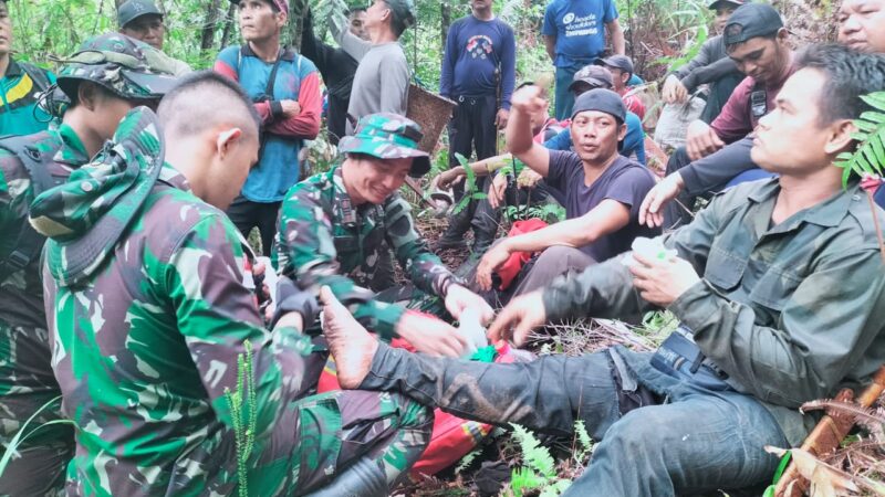 Personel Satgas Pamtas Yonarmed 10/ Bradjamusti Berhasil Temukan Warga Hilang di Hutan