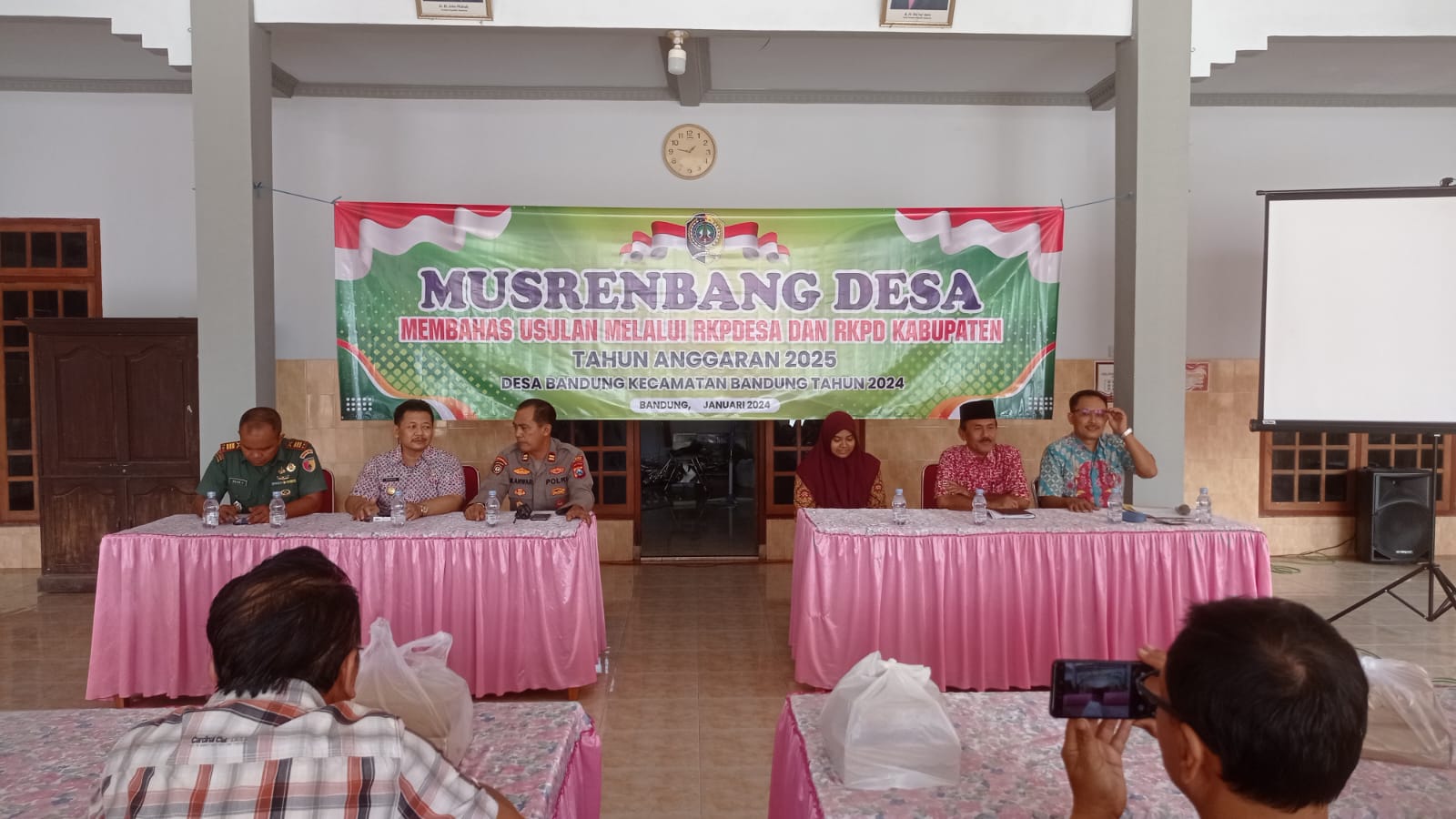 Camat Bandung Tulungagung Hadir Langsung Dalam Musrenbang Desa Bandung RKPDesa Dan RKPD Kabupaten Tahun Anggaran 2025
