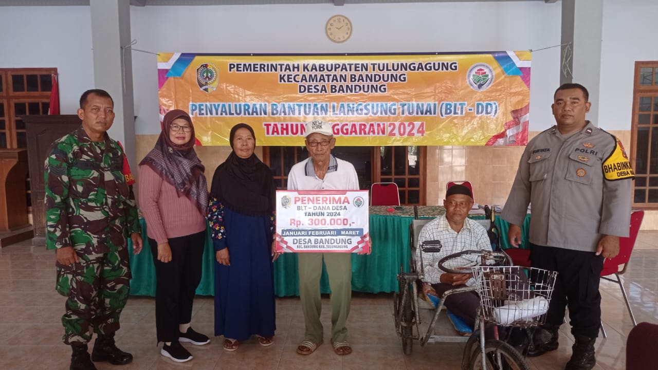 Pemerintah Desa Bandung Tulungagung Salurkan Bantuan Langsung Tunai (BLT) Dana Desa 2024