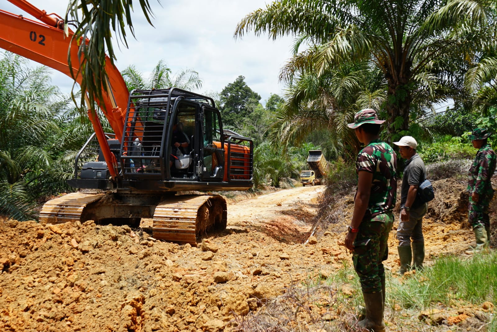 H +16 Proyek Perbaikan Jalan TMMD Kodim Palangka Raya Capai 61 Persen