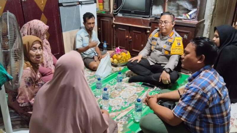 Kapolresta Deli Serdang Berikan Talih Asih Kepada Korban Pengeroyokan