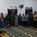 Perdalam Ilmu Agama, Satgas TMMD Kodim Palangka Raya Ikuti Pengajian Habib Di Desa Bangun Sari
