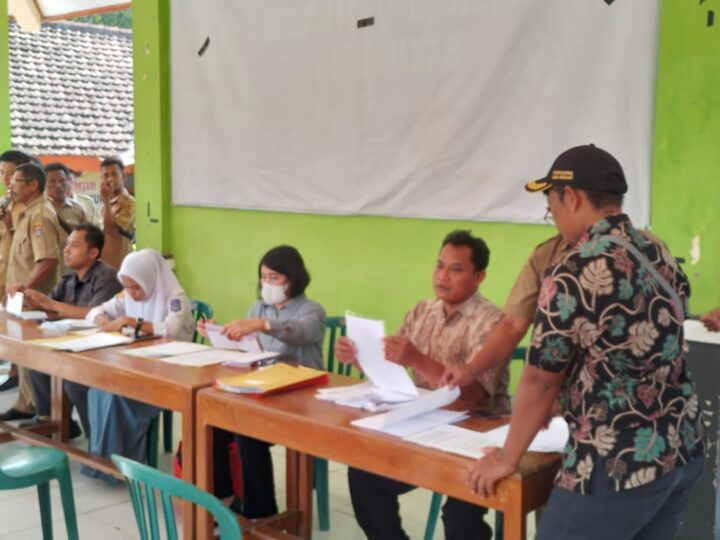Pemdes Desa Gandri Kecamatan Pangkur Kabupaten Ngawi Menyalurkan BLT DD Tahap 1,2, dan 3 Tahun 2024.