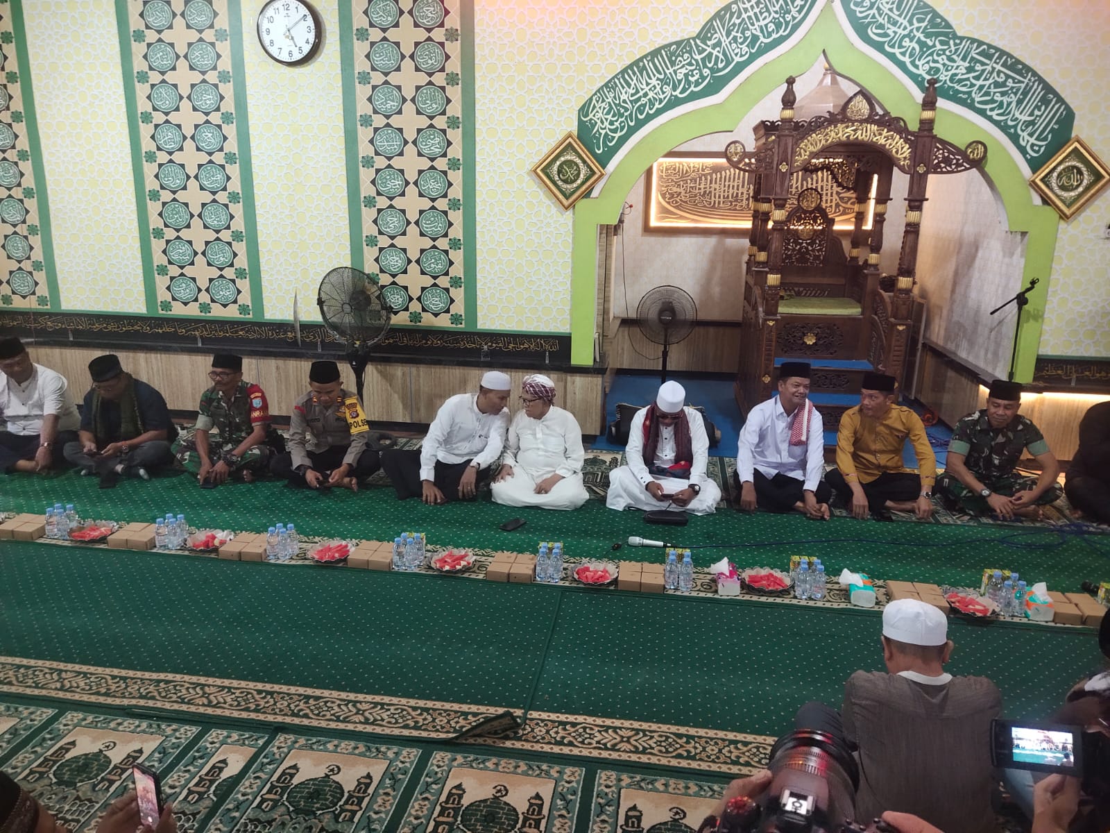 Pabung Seruyan Kodim 1015/Sampit Dampingi Pj Bupati Seruyan Laksanakan Safari Ramadhan 1445 H di Wilayah Binaan.