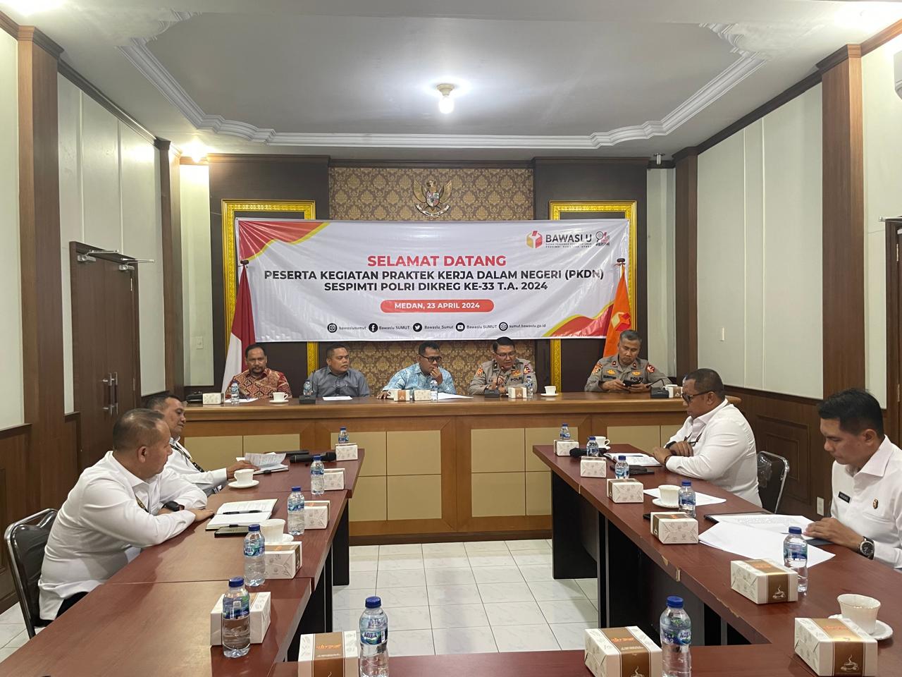 TERIMA PESERTA PKDN SESPIMTI POLRI, PIMPINAN BAWASLU PROV. SUMUT BEBERKAN STRATEGI PENGAWASAN PEMILU TAHUN 2024