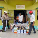 PT. Wilmar Nabati Indonesia Memberikan Bantuan Paket Sembako Kepada Masyarakat Desa Bapanggang Raya Kriteria Miskin