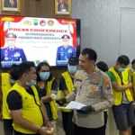 Polrestabes Surabaya Menggrebek Sebelas Orang Saat Asik Pesta Narkoba di Jalan Kunti Surabaya