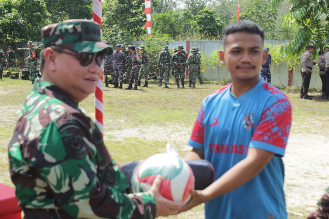 Usai Pembukaan, Dansatgas TMMD Ke 120 Gelar Bakti Sosial