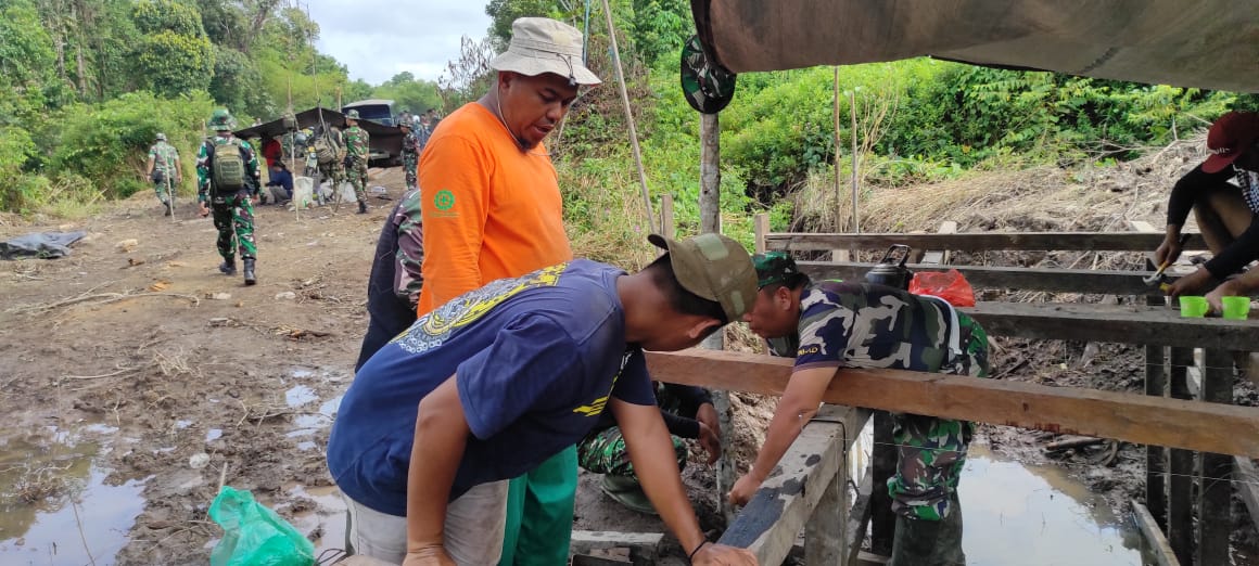 Meski Hari Libur, Satgas TMMD Ke 120 Kodim 1015/Sampit Tak Kenal Lelah