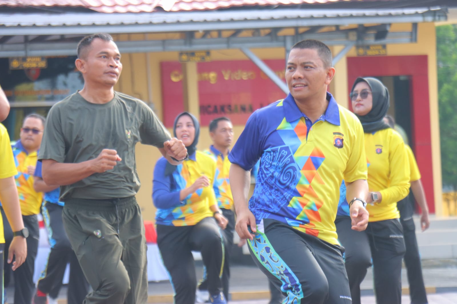 Olahraga Pagi Bersama, Inilah Cara Polres Kobar Jaga Kesehatan Tubuh