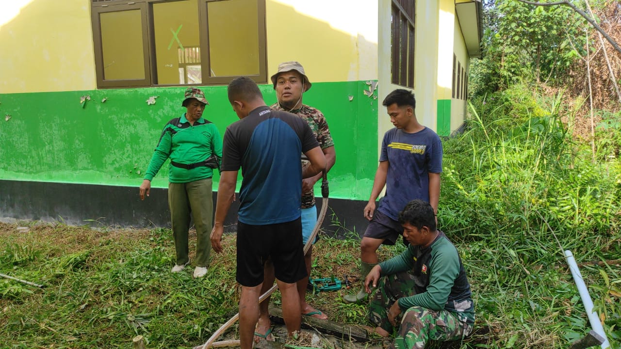 Penuhi Kebutuhan Air Bersih,Satgas TMMD Ke 120 Kodim 1015/Sampit Bagun Sumur Bor