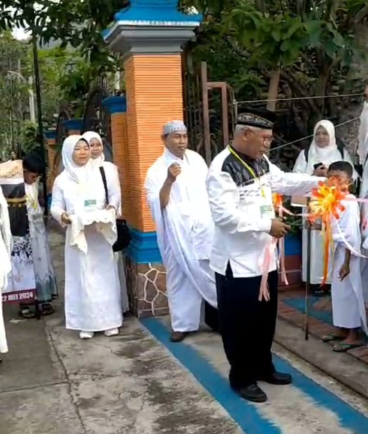 Didukung Pemdes, SD Negeri 1 Dan 2 Bantengan Tulungagung Gelar Bimbingan Manasik Haji