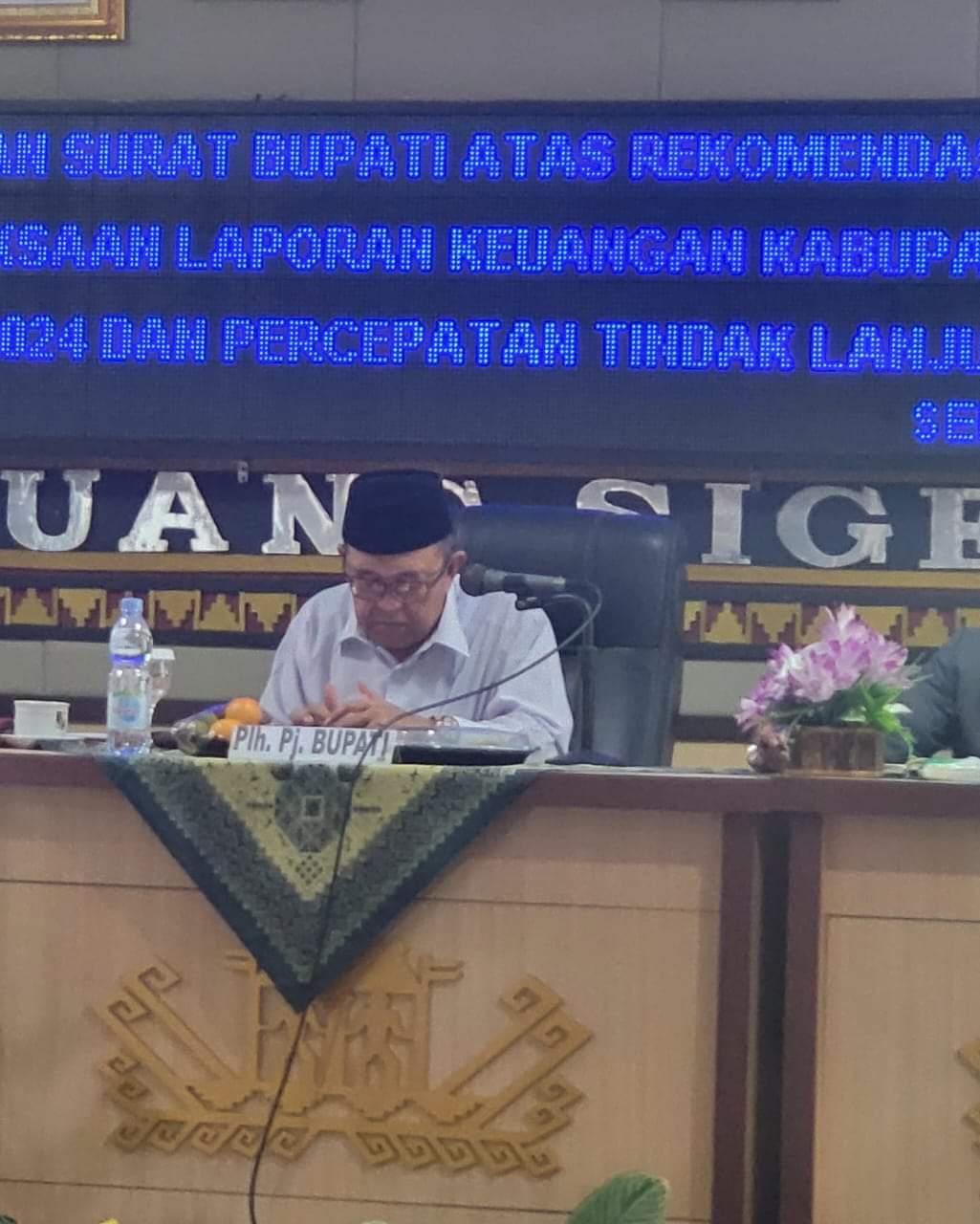 Sekretaris Daerah (Sekda) Kabupaten Lampung Utara, Drs. Lekok, MM., Memimpin Rapat Penyerahan Surat Bupati Atas Rekomendasi Laporan Hasil Pemeriksaan (LHP) Laporan Keuangan Tahun 2023.