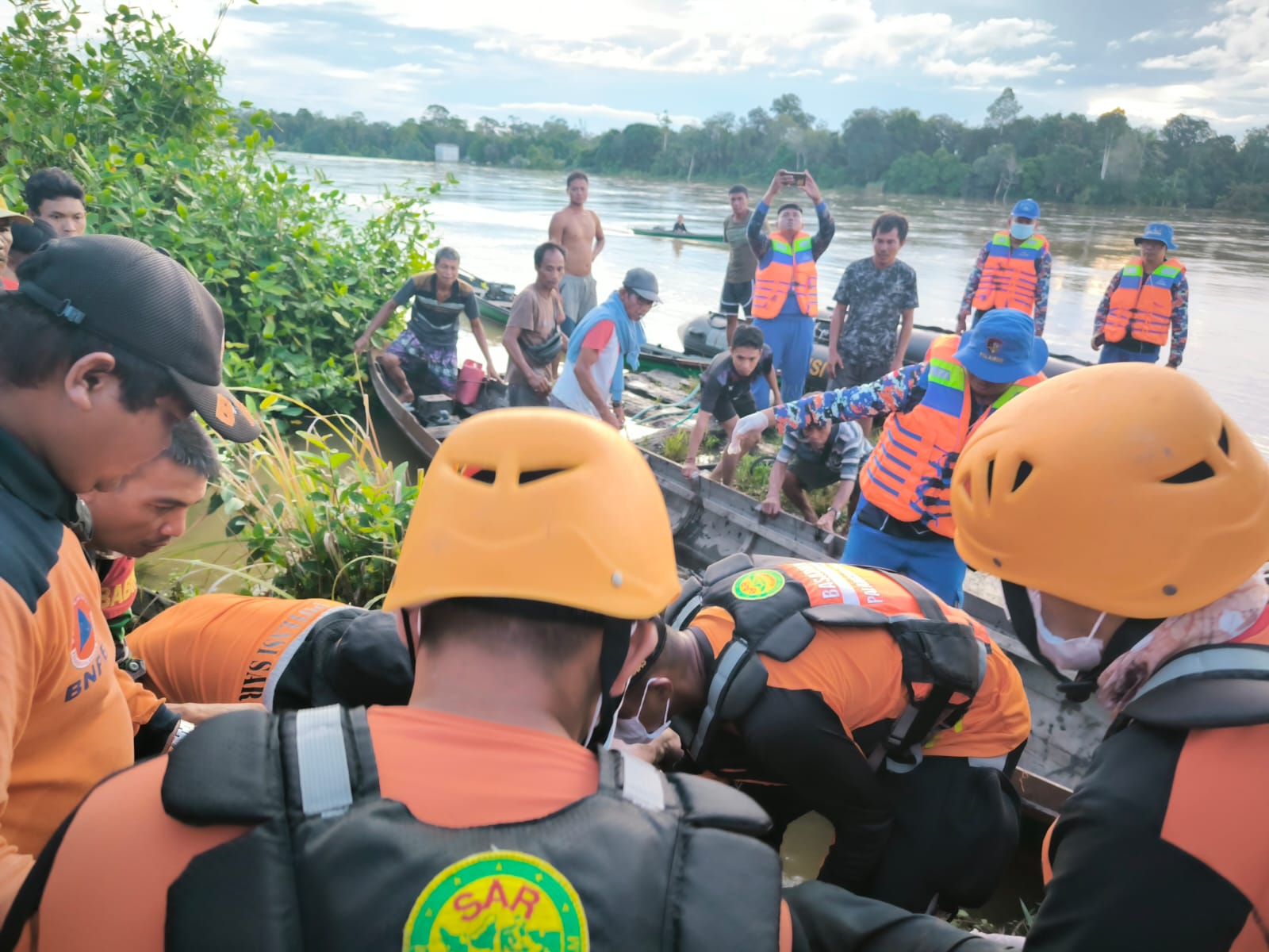 2 HARI PENCARIAN, RONI KORBAN PERAHU TERBALIK AKHIRNYA DITEMUKAN