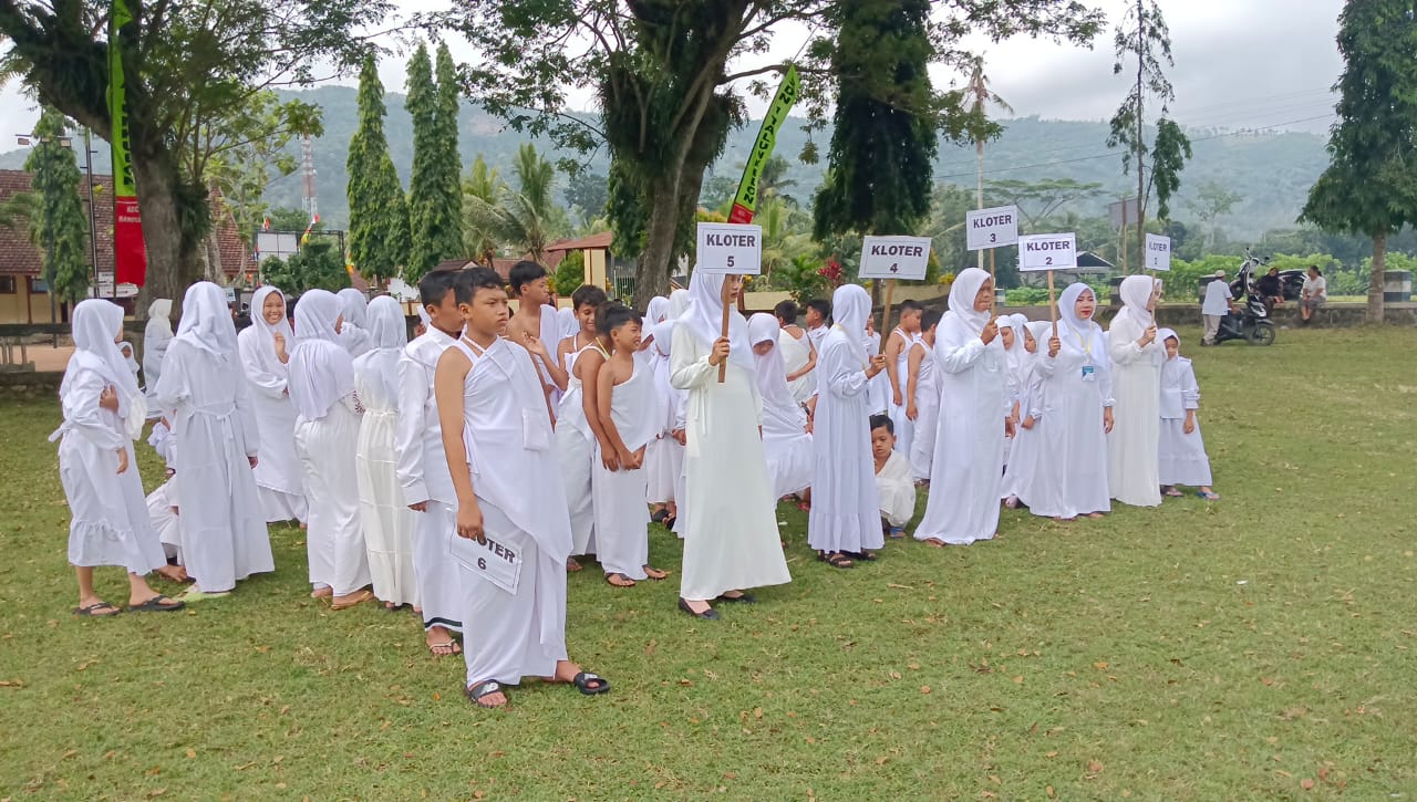 Didukung Wali Siswa, SD Negeri 1 Talun Kulon Tulungagung Gelar Pelatihan Manasik Haji