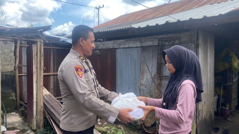 Polsek Pangkalan Banteng Semangat Bantu Warga Kurang Mampu